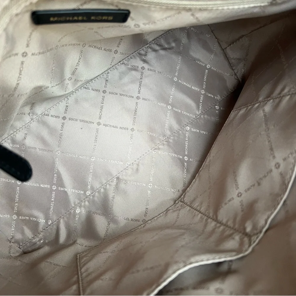 Michael Kors Voyager Zip Top Tote! Used Once! $398